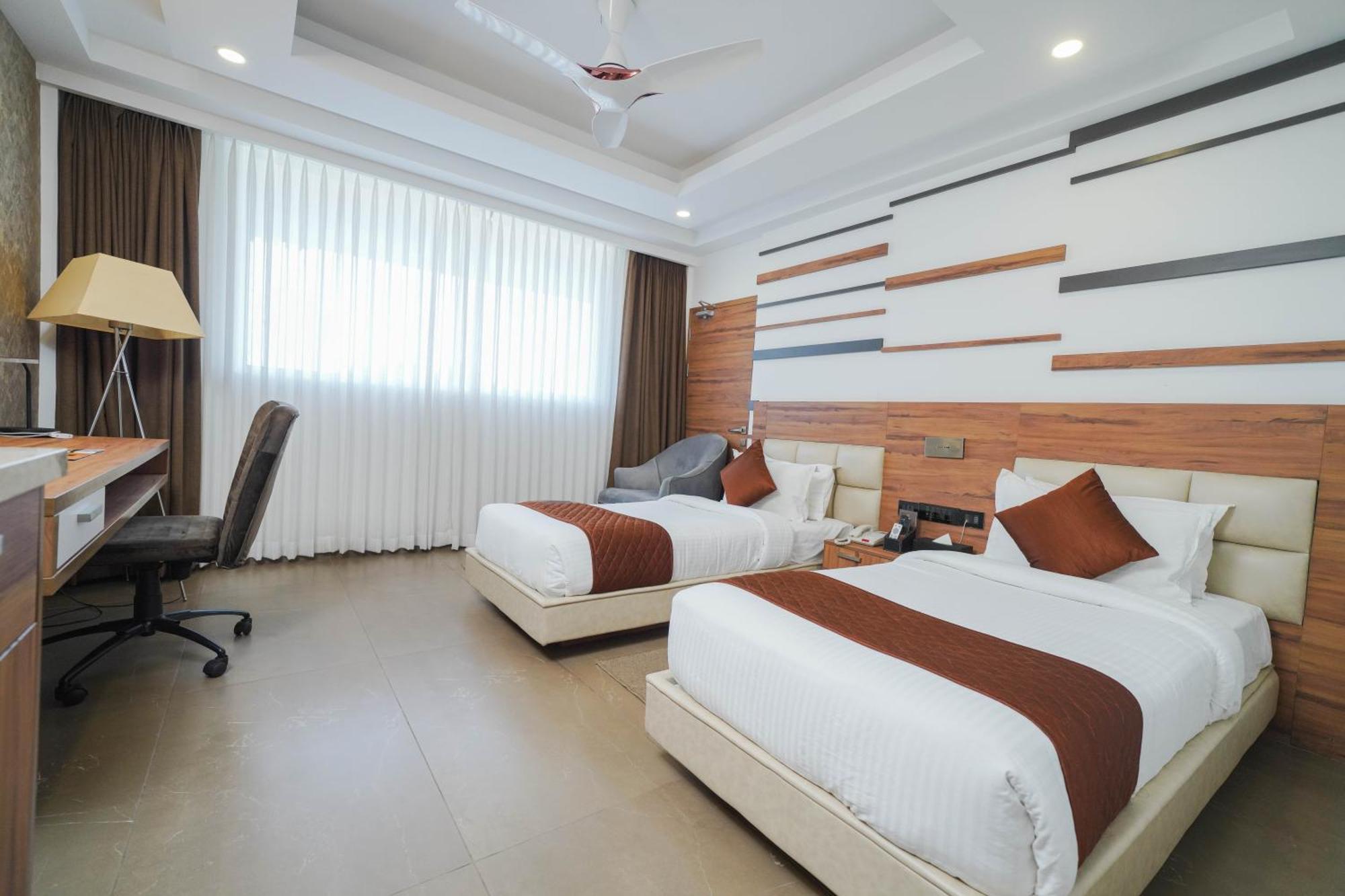 Classic Regency Alappuzha Exterior photo