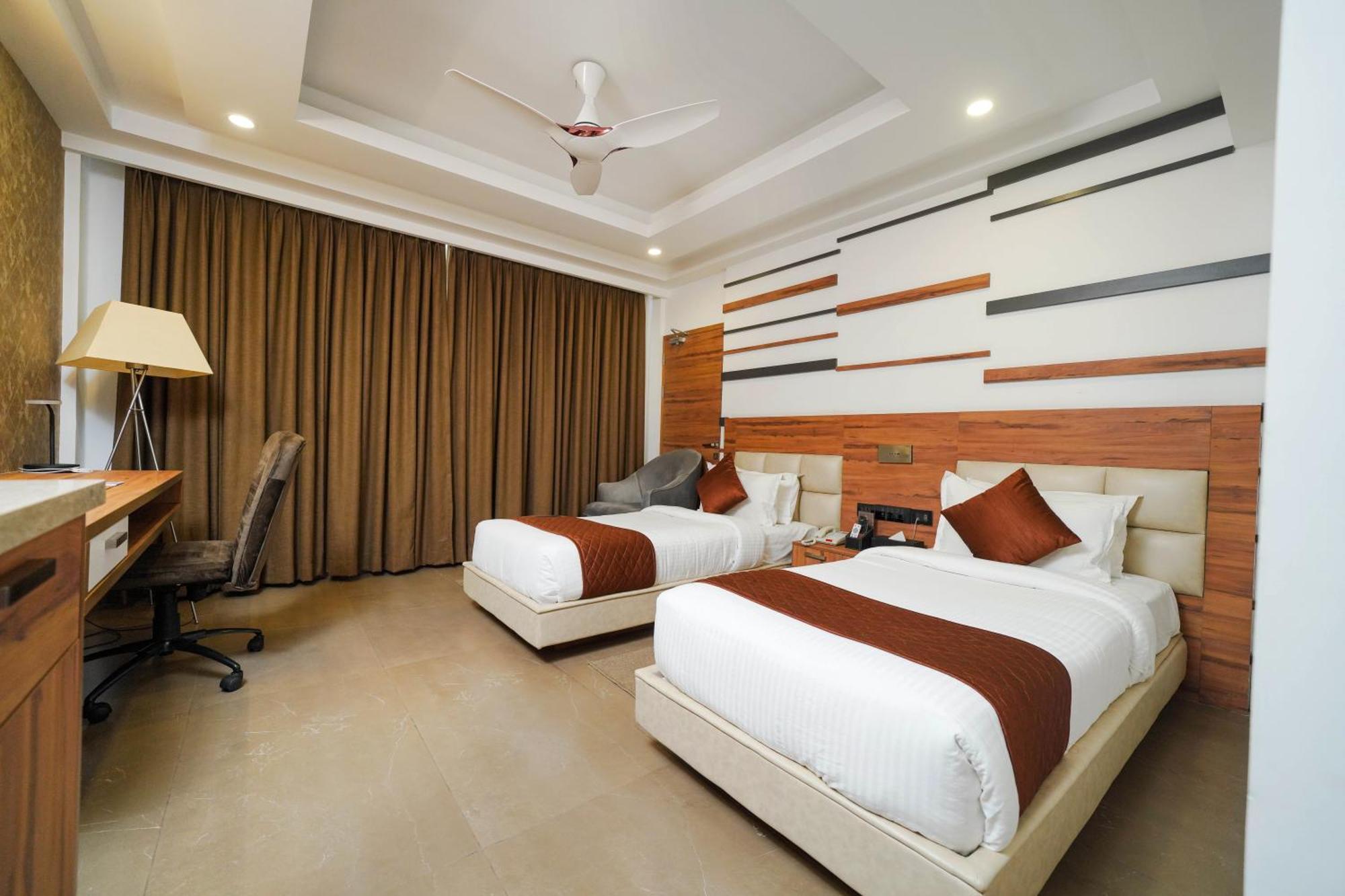 Classic Regency Alappuzha Exterior photo